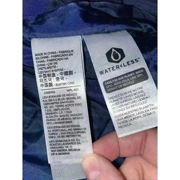 Levi's Premium Women's Oversized Faux Fur Trucker Jacket XS Blue Denim Furry Fur - Picture 8 of 12